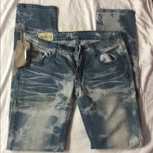 Brand new jeans with tag size 32 fits like  9/10